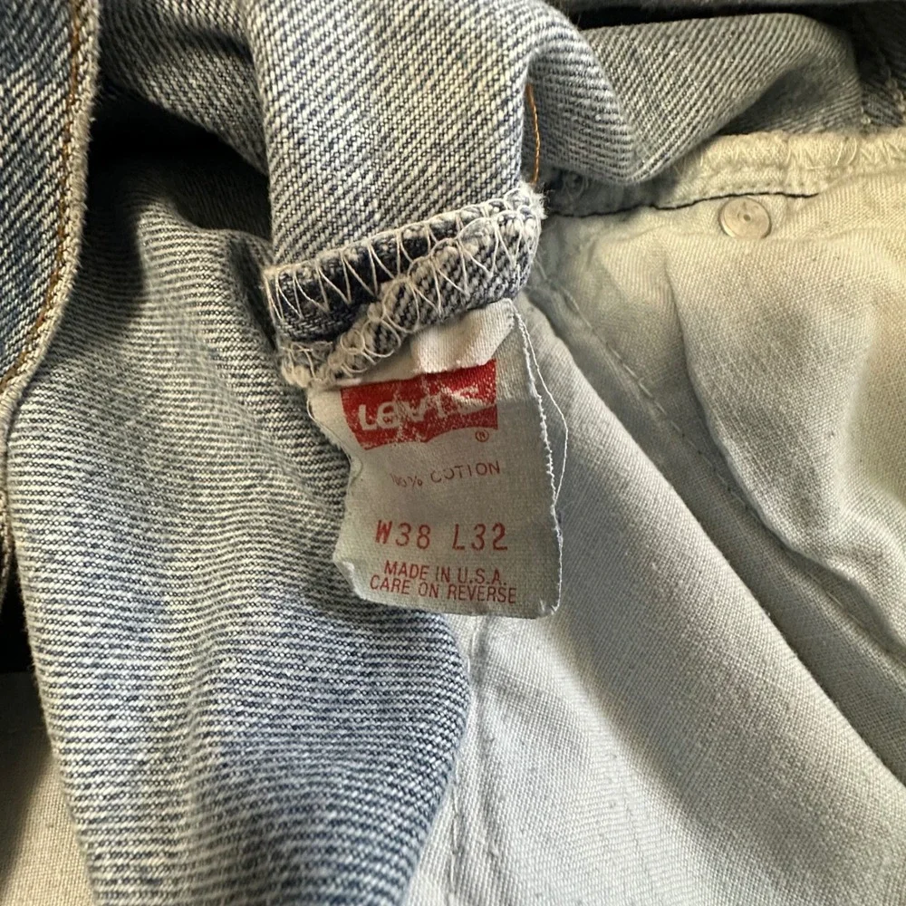Vintage Levi's 501 Jeans Mens 38x32 Classic Medium Wash Blue Button Fly USA